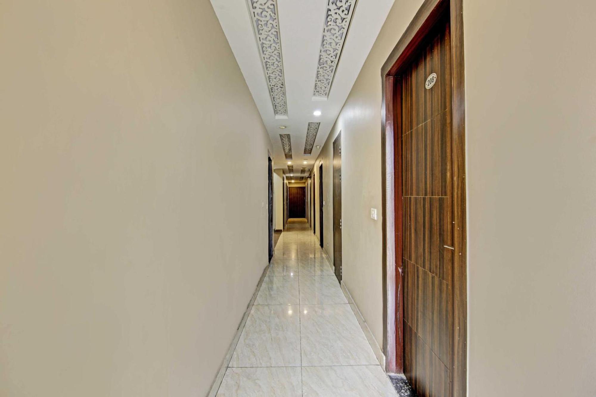 Hotel O Drizzling Land Muradnagar Bagian luar foto