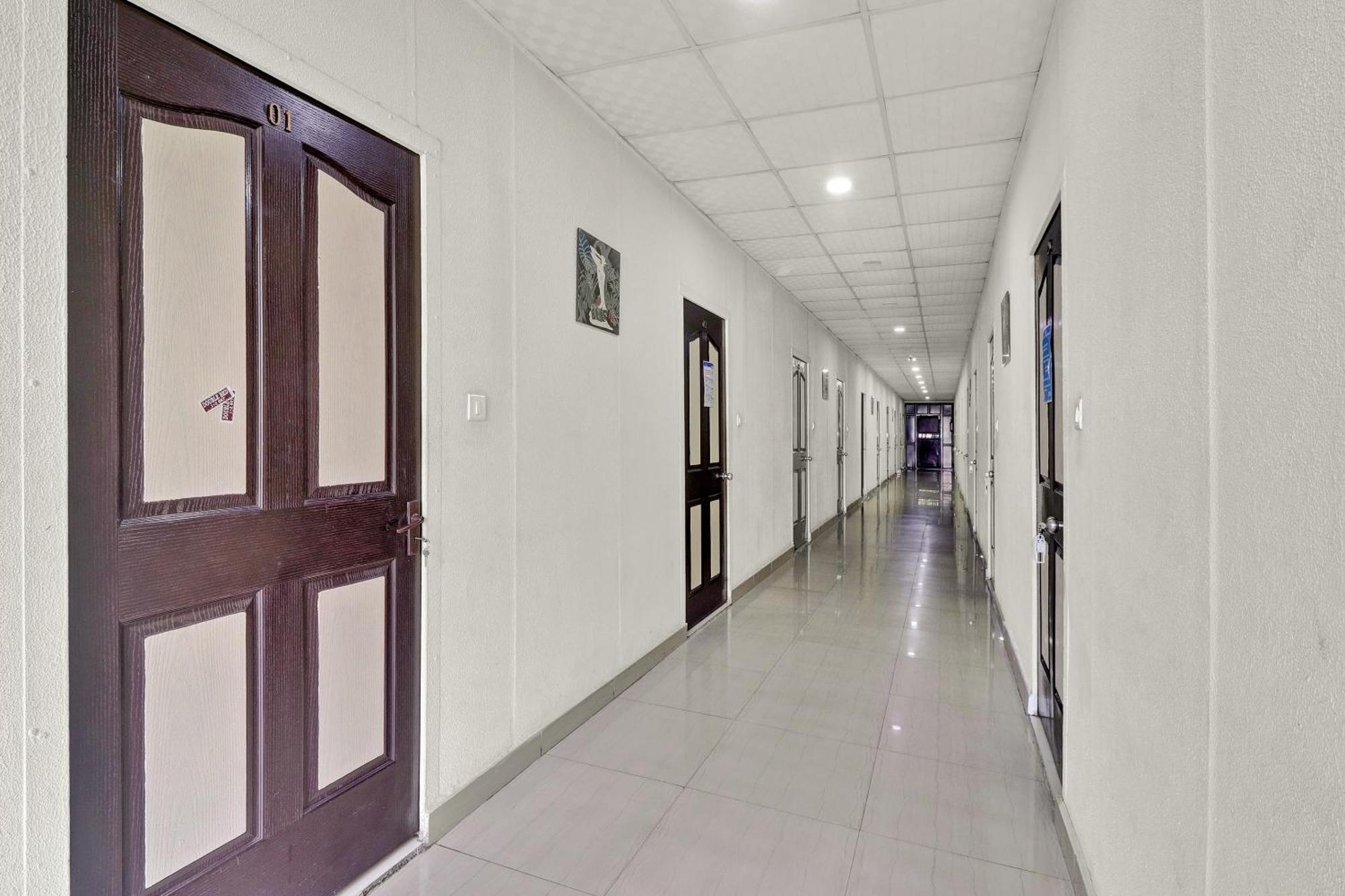 Hotel O Drizzling Land Muradnagar Bagian luar foto
